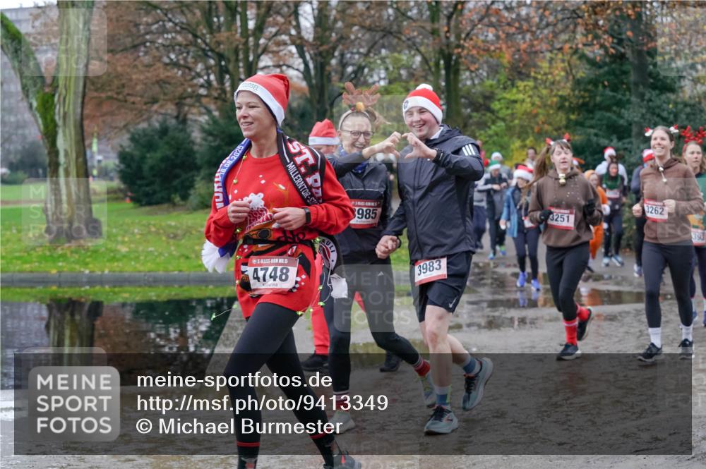 07.12.2025 - St. Pauli X-Mass-Run No. 15 Michael Burmester http://msf.ph/oto/9413349 07.12.2025 11:45:35 Laufen 16, 08, 2025, 15, 4748, 985, 0, 3983, 3251, 3262, 393 meine-sportfotos.de