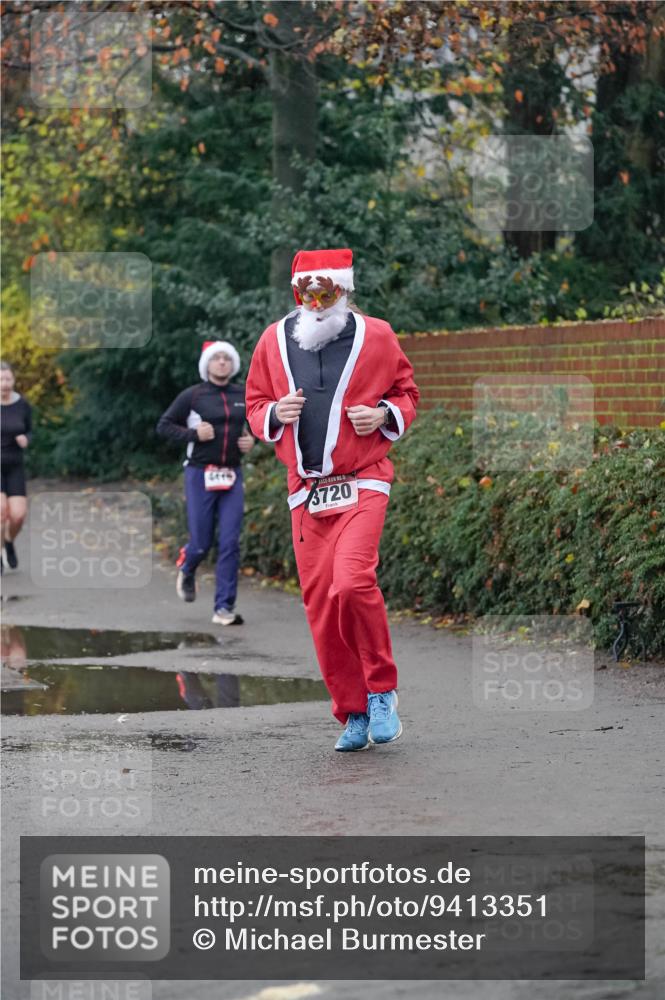 07.12.2025 - St. Pauli X-Mass-Run No. 15 Michael Burmester http://msf.ph/oto/9413351 07.12.2025 10:03:26 Laufen 4419, 3720 meine-sportfotos.de