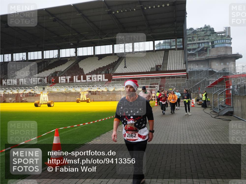 07.12.2025 - St. Pauli X-Mass-Run No. 15 Fabian Wolf http://msf.ph/oto/9413356 07.12.2025 11:19:35 Ziel 367, 373, 797, 1336, 1343, 1563, 2062 meine-sportfotos.de