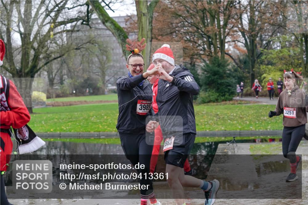 07.12.2025 - St. Pauli X-Mass-Run No. 15 Michael Burmester http://msf.ph/oto/9413361 07.12.2025 11:45:36 Laufen 3985, 1983, 3251 meine-sportfotos.de