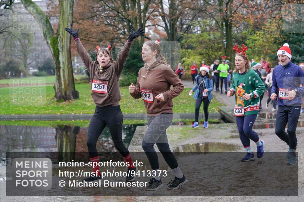 07.12.2025 - St. Pauli X-Mass-Run No. 15 Michael Burmester http://msf.ph/oto/9413373 07.12.2025 11:45:37 Laufen 3251, 5, 262, 4393, 4395 meine-sportfotos.de