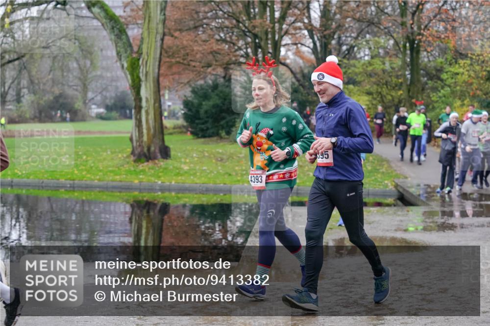 07.12.2025 - St. Pauli X-Mass-Run No. 15 Michael Burmester http://msf.ph/oto/9413382 07.12.2025 11:45:38 Laufen 4393, 595 meine-sportfotos.de