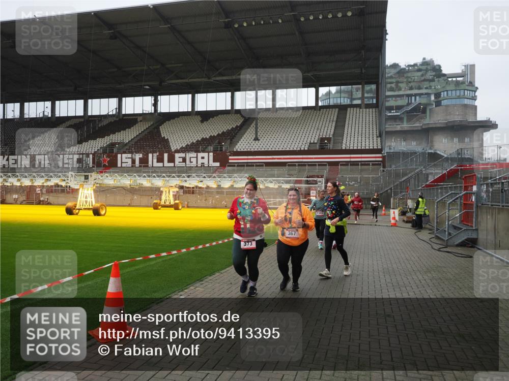 07.12.2025 - St. Pauli X-Mass-Run No. 15 Fabian Wolf http://msf.ph/oto/9413395 07.12.2025 11:19:40 Ziel 367, 373, 797, 1336, 1343, 1563, 2217, 3160 meine-sportfotos.de