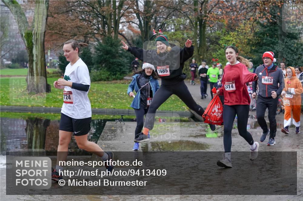 07.12.2025 - St. Pauli X-Mass-Run No. 15 Michael Burmester http://msf.ph/oto/9413409 07.12.2025 11:45:39 Laufen 724, 1685, 2414, 1653, 2543 meine-sportfotos.de