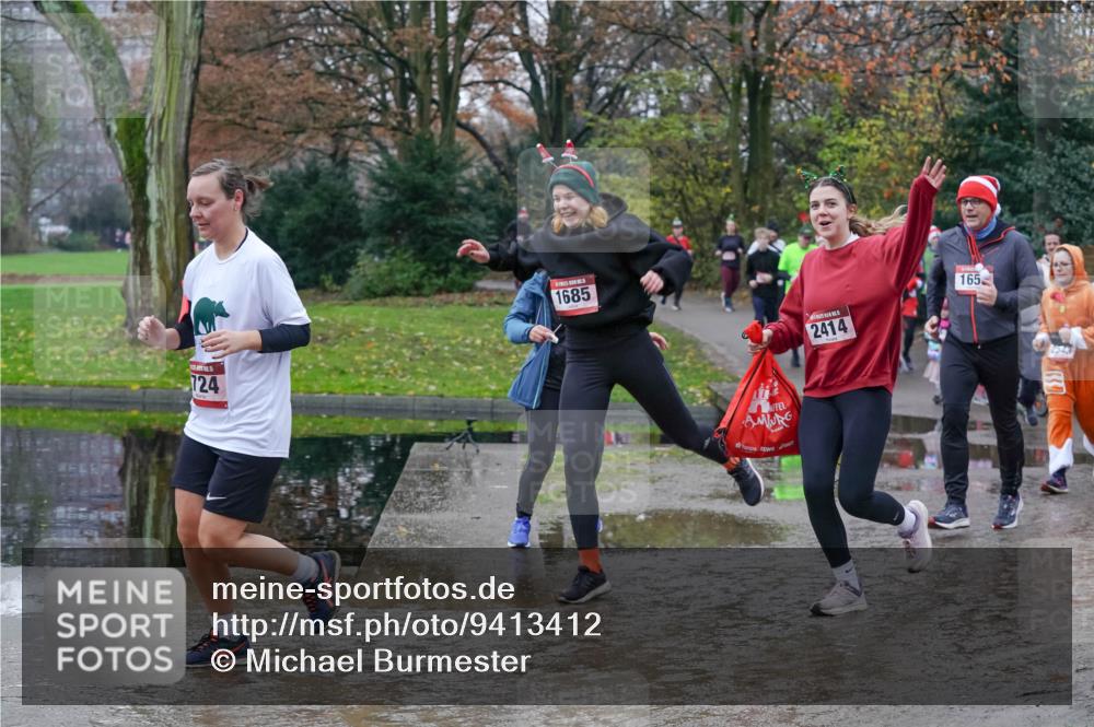 07.12.2025 - St. Pauli X-Mass-Run No. 15 Michael Burmester http://msf.ph/oto/9413412 07.12.2025 11:45:39 Laufen 724, 1685, 2414, 165, 2543 meine-sportfotos.de