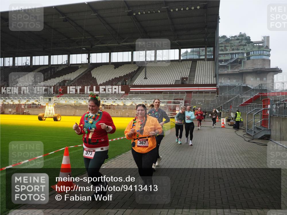 07.12.2025 - St. Pauli X-Mass-Run No. 15 Fabian Wolf http://msf.ph/oto/9413413 07.12.2025 11:19:41 Ziel 367, 373, 797, 1336, 1343, 1563, 2217, 3160 meine-sportfotos.de