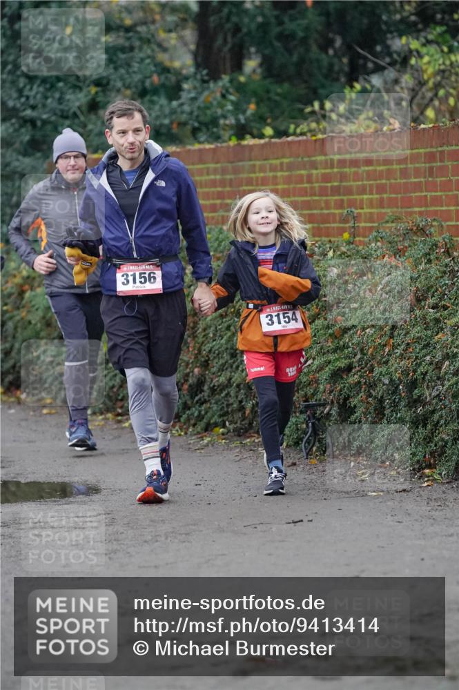 07.12.2025 - St. Pauli X-Mass-Run No. 15 Michael Burmester http://msf.ph/oto/9413414 07.12.2025 10:03:34 Laufen 15, 3156, 3154 meine-sportfotos.de