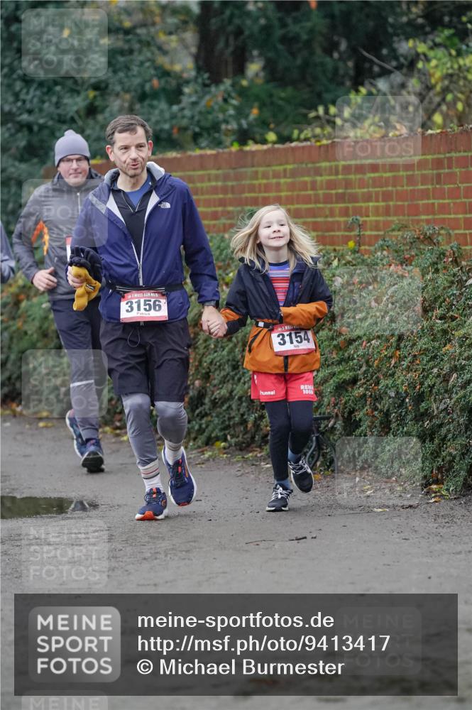 07.12.2025 - St. Pauli X-Mass-Run No. 15 Michael Burmester http://msf.ph/oto/9413417 07.12.2025 10:03:34 Laufen 3156, 3154, 1000 meine-sportfotos.de