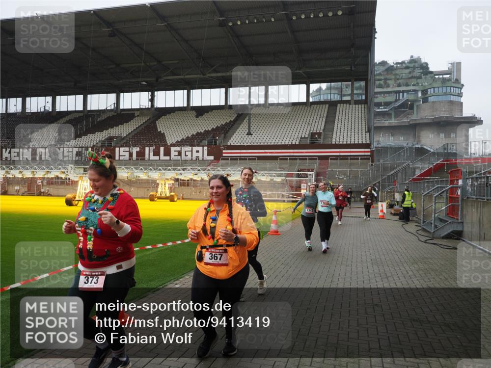 07.12.2025 - St. Pauli X-Mass-Run No. 15 Fabian Wolf http://msf.ph/oto/9413419 07.12.2025 11:19:41 Ziel 367, 373, 797, 1336, 1343, 1563, 2217, 3160 meine-sportfotos.de