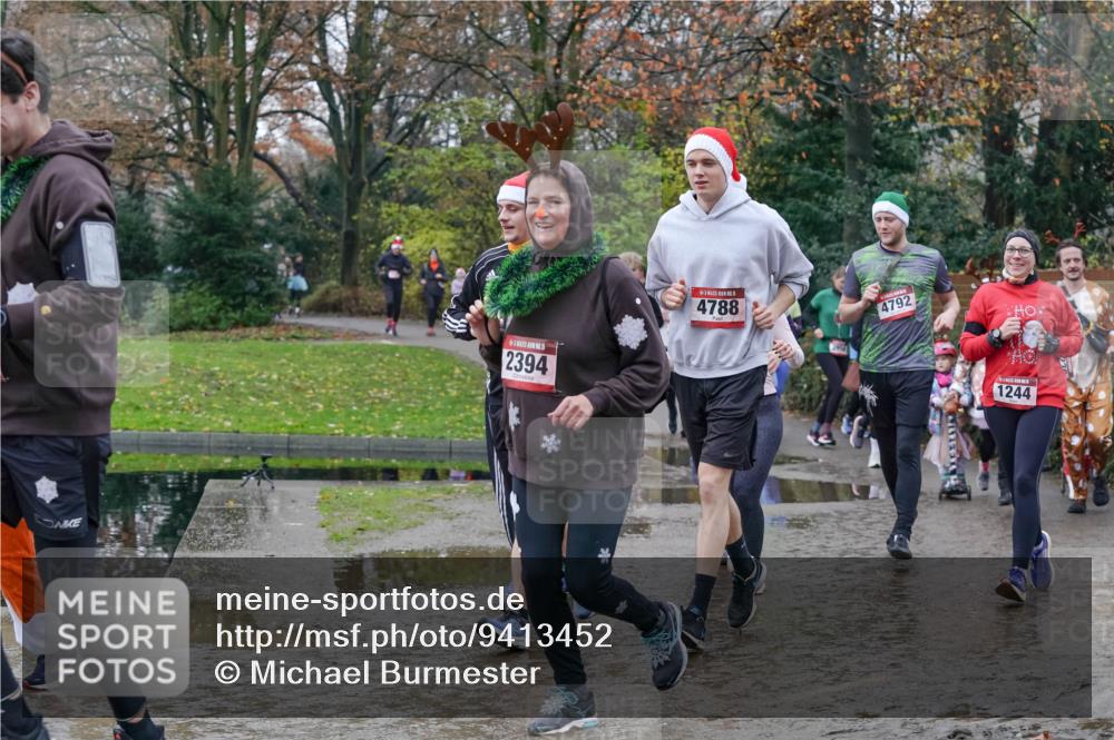 07.12.2025 - St. Pauli X-Mass-Run No. 15 Michael Burmester http://msf.ph/oto/9413452 07.12.2025 11:45:43 Laufen 2394, 4788, 4792, 1244 meine-sportfotos.de