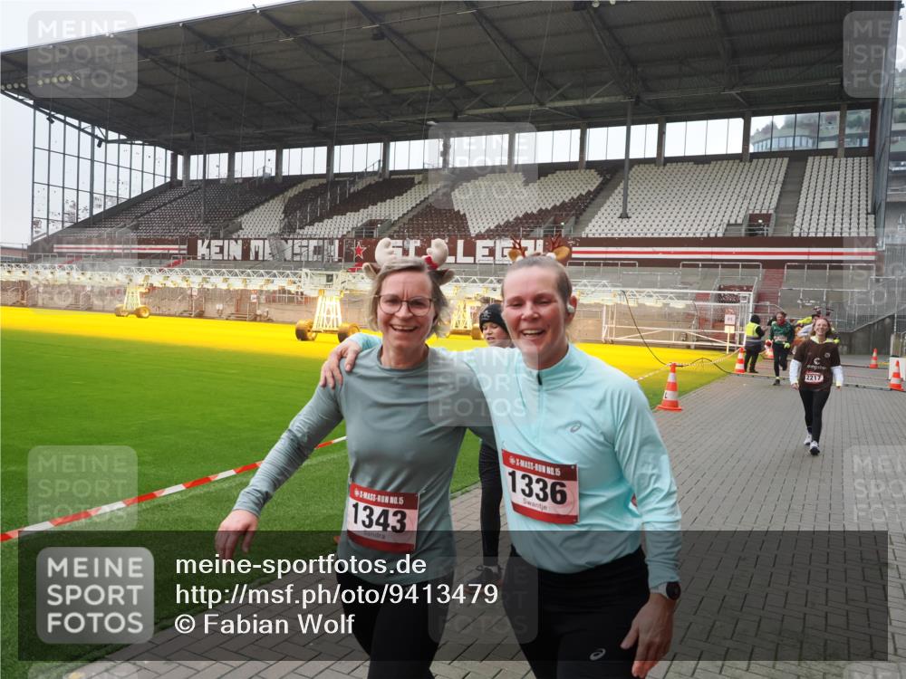 07.12.2025 - St. Pauli X-Mass-Run No. 15 Fabian Wolf http://msf.ph/oto/9413479 07.12.2025 11:19:47 Ziel 367, 373, 1336, 1343, 2217, 2581, 2771, 3075, 3160, 3822, 3823 meine-sportfotos.de