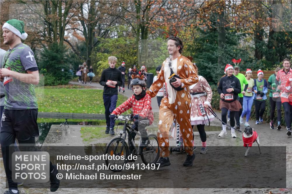 07.12.2025 - St. Pauli X-Mass-Run No. 15 Michael Burmester http://msf.ph/oto/9413497 07.12.2025 11:45:46 Laufen 3233, 3758, 288, 2954, 2953, 337 meine-sportfotos.de