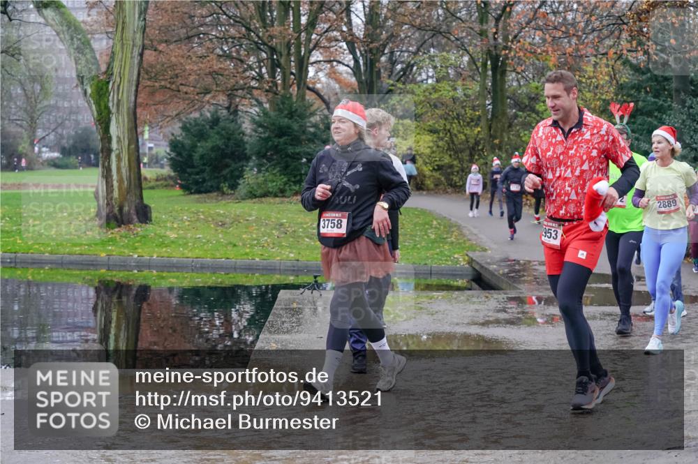 07.12.2025 - St. Pauli X-Mass-Run No. 15 Michael Burmester http://msf.ph/oto/9413521 07.12.2025 11:45:49 Laufen 3758, 953, 2889 meine-sportfotos.de