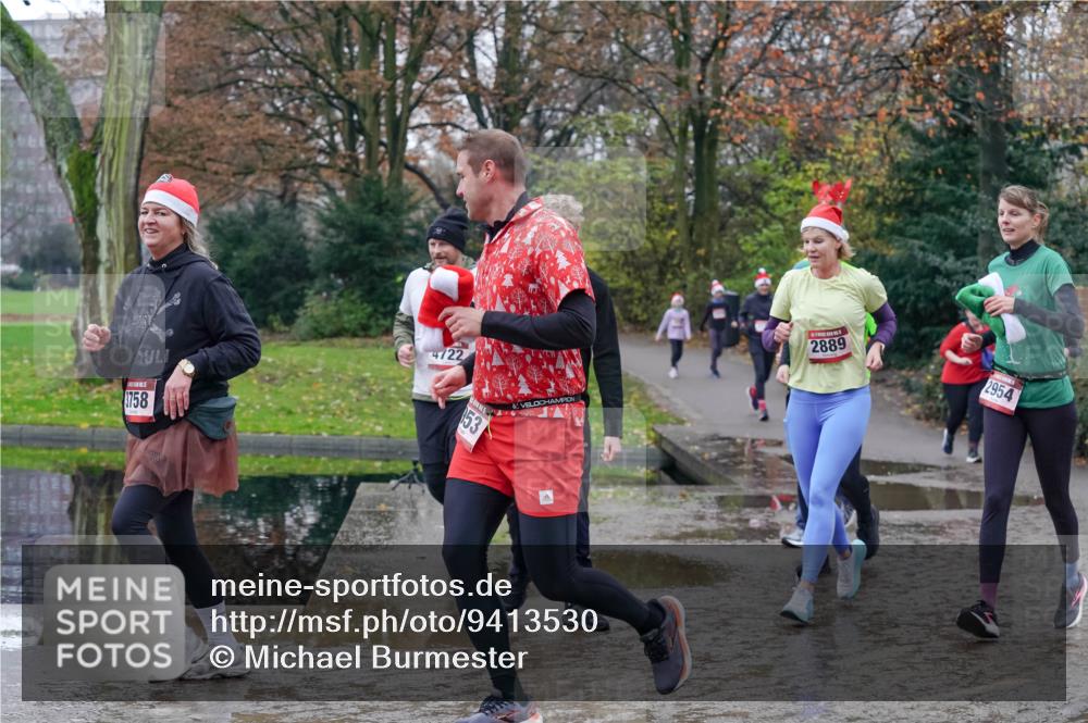 07.12.2025 - St. Pauli X-Mass-Run No. 15 Michael Burmester http://msf.ph/oto/9413530 07.12.2025 11:45:49 Laufen 4722, 3758, 2889, 2954 meine-sportfotos.de