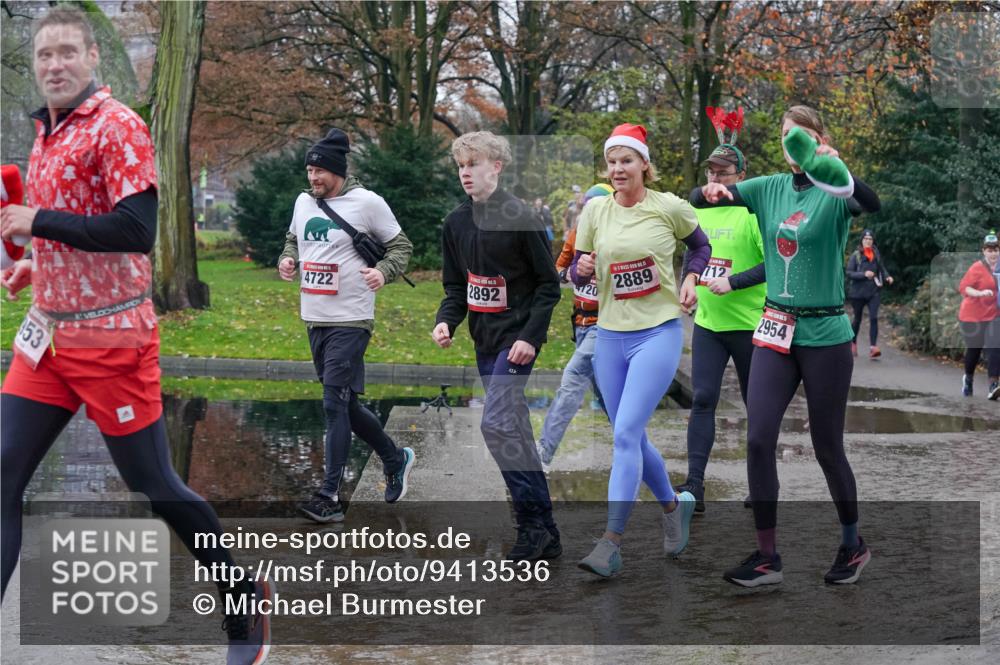 07.12.2025 - St. Pauli X-Mass-Run No. 15 Michael Burmester http://msf.ph/oto/9413536 07.12.2025 11:45:50 Laufen 53, 4722, 720, 2892, 2889, 712, 2954 meine-sportfotos.de