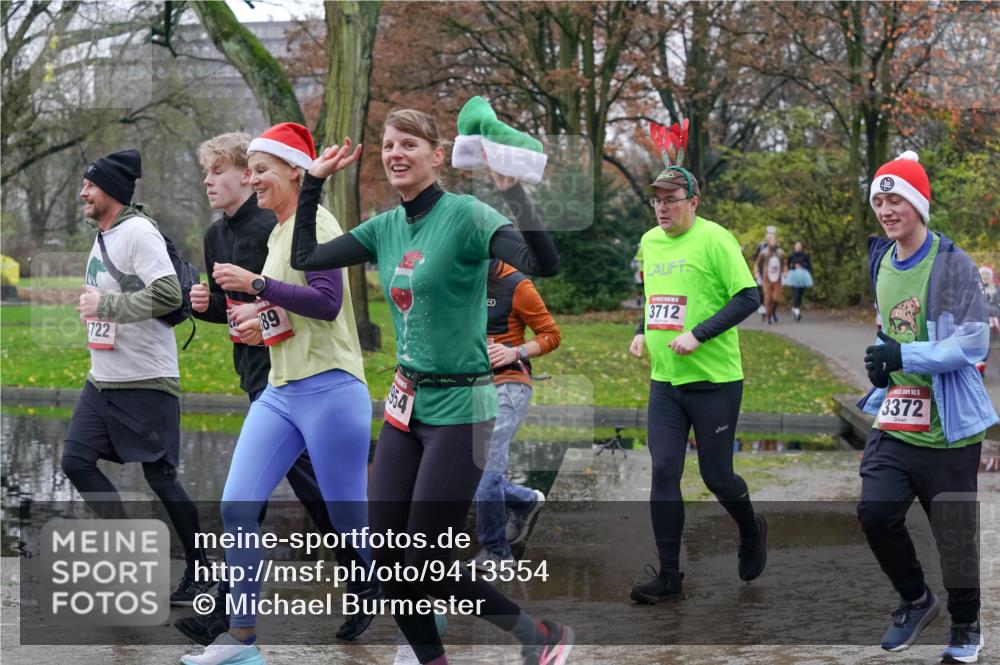 07.12.2025 - St. Pauli X-Mass-Run No. 15 Michael Burmester http://msf.ph/oto/9413554 07.12.2025 11:45:51 Laufen 722, 89, 954, 3712, 15, 3372 meine-sportfotos.de