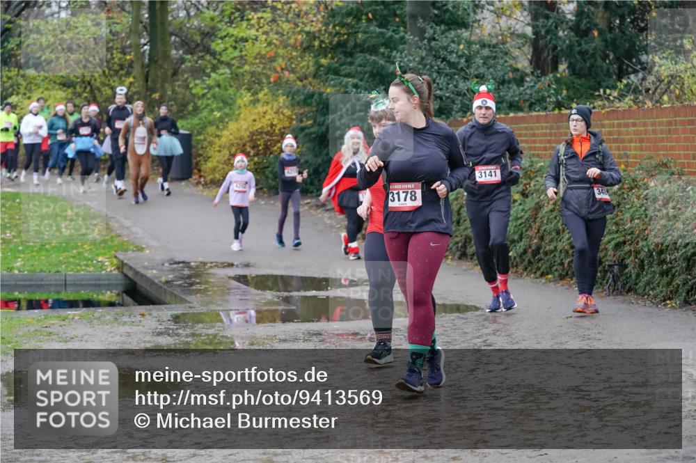 07.12.2025 - St. Pauli X-Mass-Run No. 15 Michael Burmester http://msf.ph/oto/9413569 07.12.2025 11:45:54 Laufen 4205, 15, 3178, 3141, 348 meine-sportfotos.de