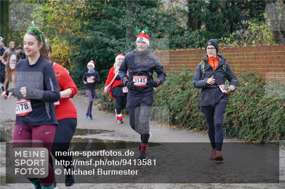 07.12.2025 - St. Pauli X-Mass-Run No. 15 Michael Burmester http://msf.ph/oto/9413581 07.12.2025 11:45:55 Laufen 3178, 425, 18, 15, 3141, 348 meine-sportfotos.de