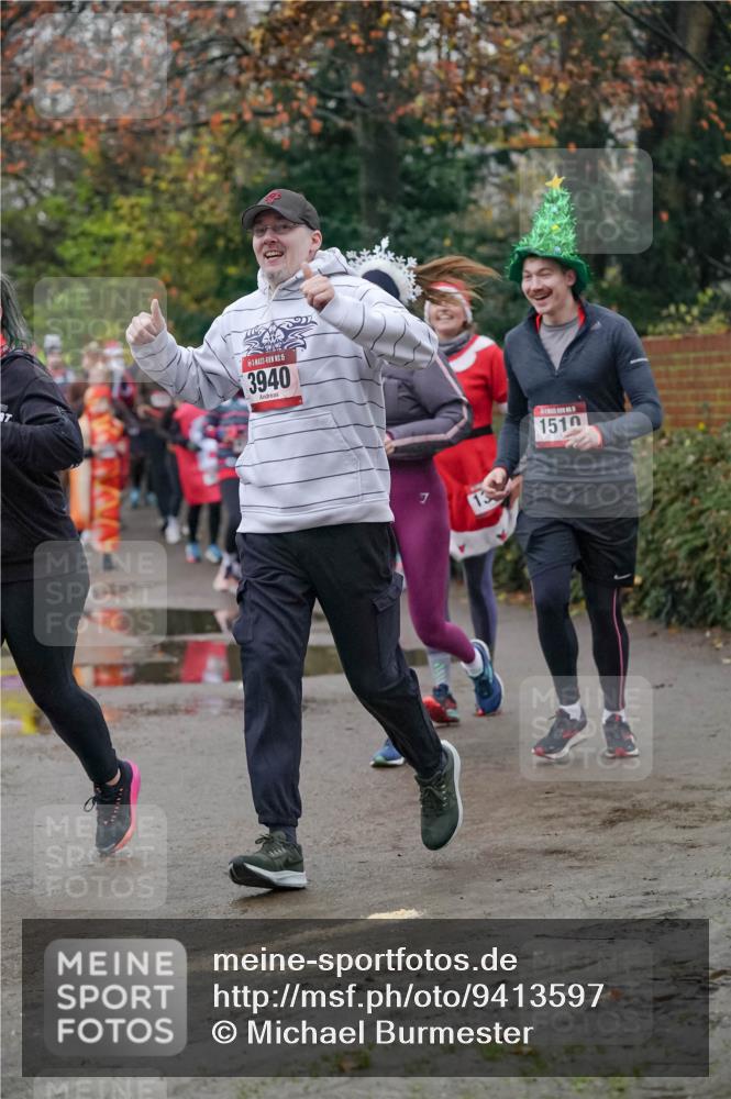 07.12.2025 - St. Pauli X-Mass-Run No. 15 Michael Burmester http://msf.ph/oto/9413597 07.12.2025 10:03:48 Laufen 15, 3940, 1510 meine-sportfotos.de