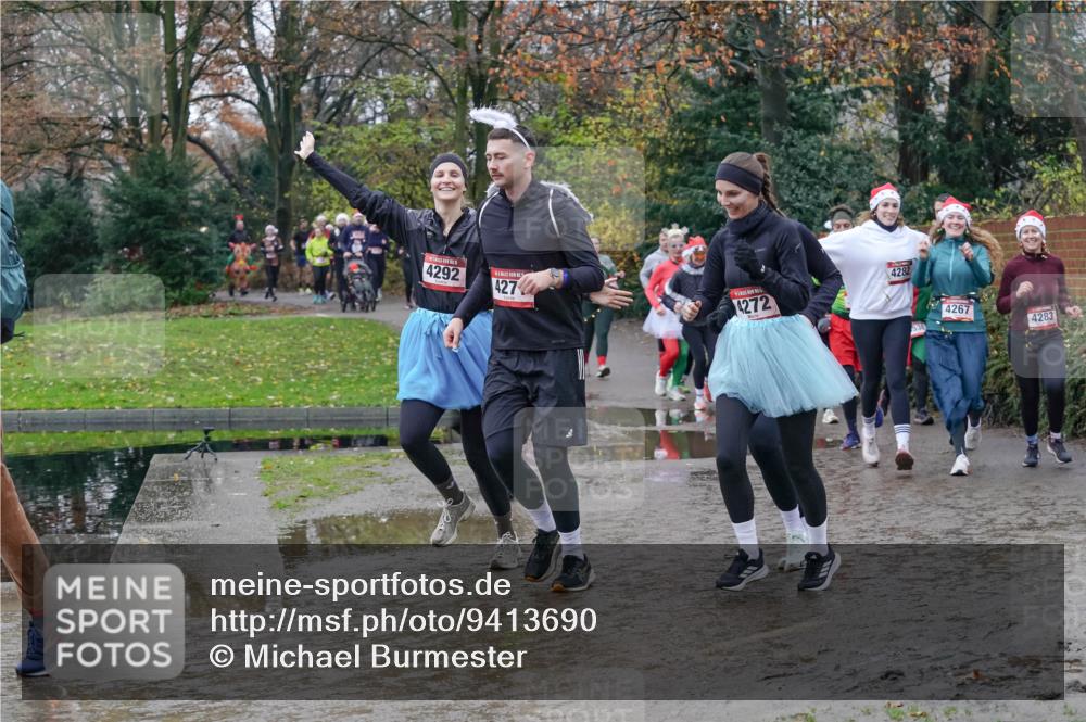 07.12.2025 - St. Pauli X-Mass-Run No. 15 Michael Burmester http://msf.ph/oto/9413690 07.12.2025 11:46:07 Laufen 4292, 427, 4272, 4282, 4267, 4283 meine-sportfotos.de