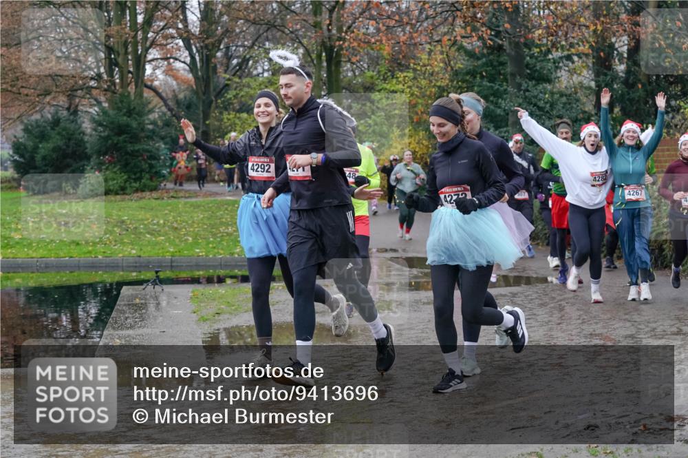 07.12.2025 - St. Pauli X-Mass-Run No. 15 Michael Burmester http://msf.ph/oto/9413696 07.12.2025 11:46:07 Laufen 4292, 48, 4282, 427, 4267 meine-sportfotos.de