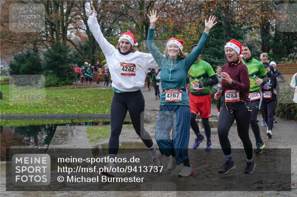 07.12.2025 - St. Pauli X-Mass-Run No. 15 Michael Burmester http://msf.ph/oto/9413737 07.12.2025 11:46:10 Laufen 4282, 15, 4267, 39, 4283, 3966, 3955 meine-sportfotos.de