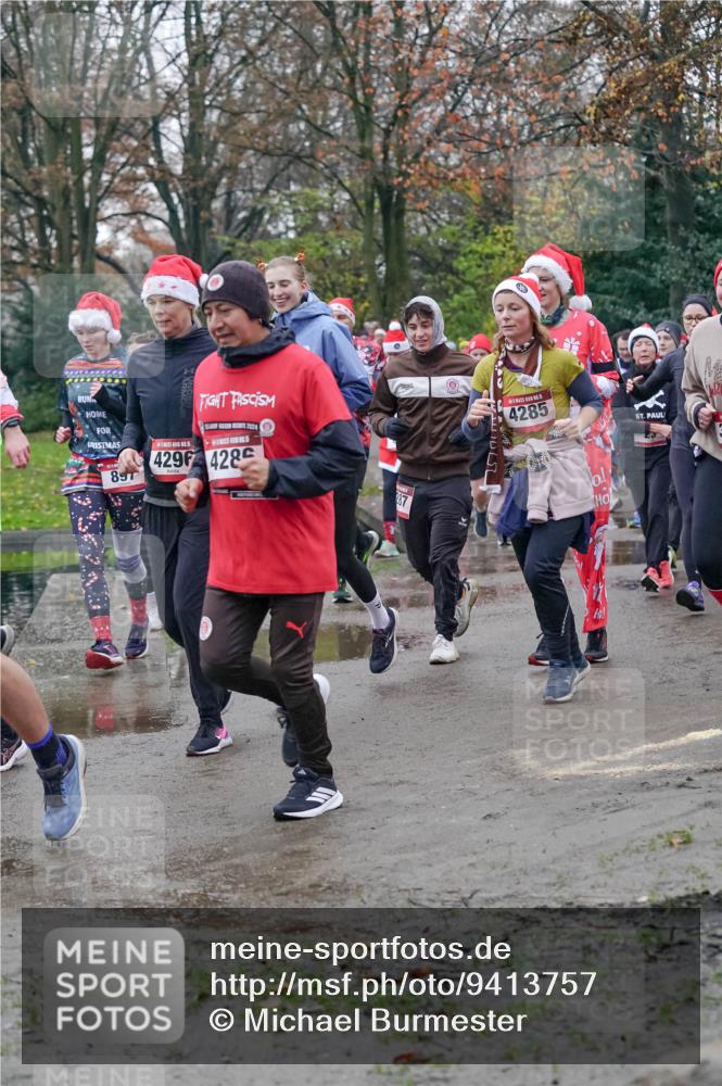07.12.2025 - St. Pauli X-Mass-Run No. 15 Michael Burmester http://msf.ph/oto/9413757 07.12.2025 10:04:01 Laufen 897, 2824, 4296, 428, 87, 4285 meine-sportfotos.de