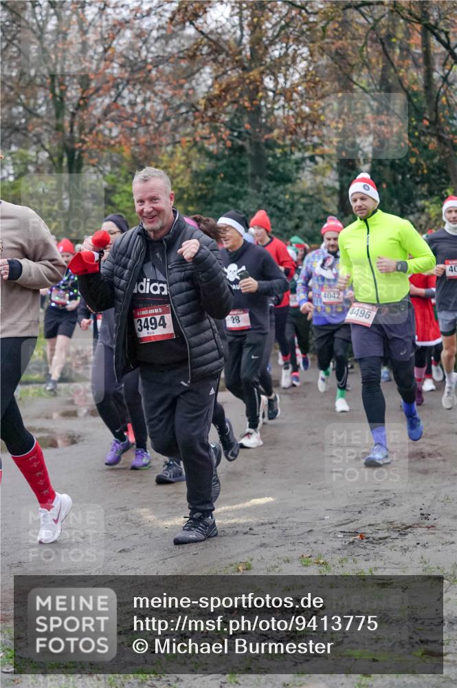 07.12.2025 - St. Pauli X-Mass-Run No. 15 Michael Burmester http://msf.ph/oto/9413775 07.12.2025 10:04:02 Laufen 15, 3494, 28, 4042, 4496, 40 meine-sportfotos.de