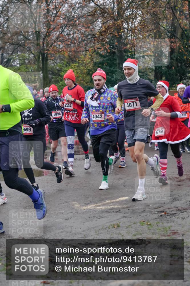 07.12.2025 - St. Pauli X-Mass-Run No. 15 Michael Burmester http://msf.ph/oto/9413787 07.12.2025 10:04:04 Laufen 2304, 1996, 4042, 3699, 4071, 3779, 104 meine-sportfotos.de