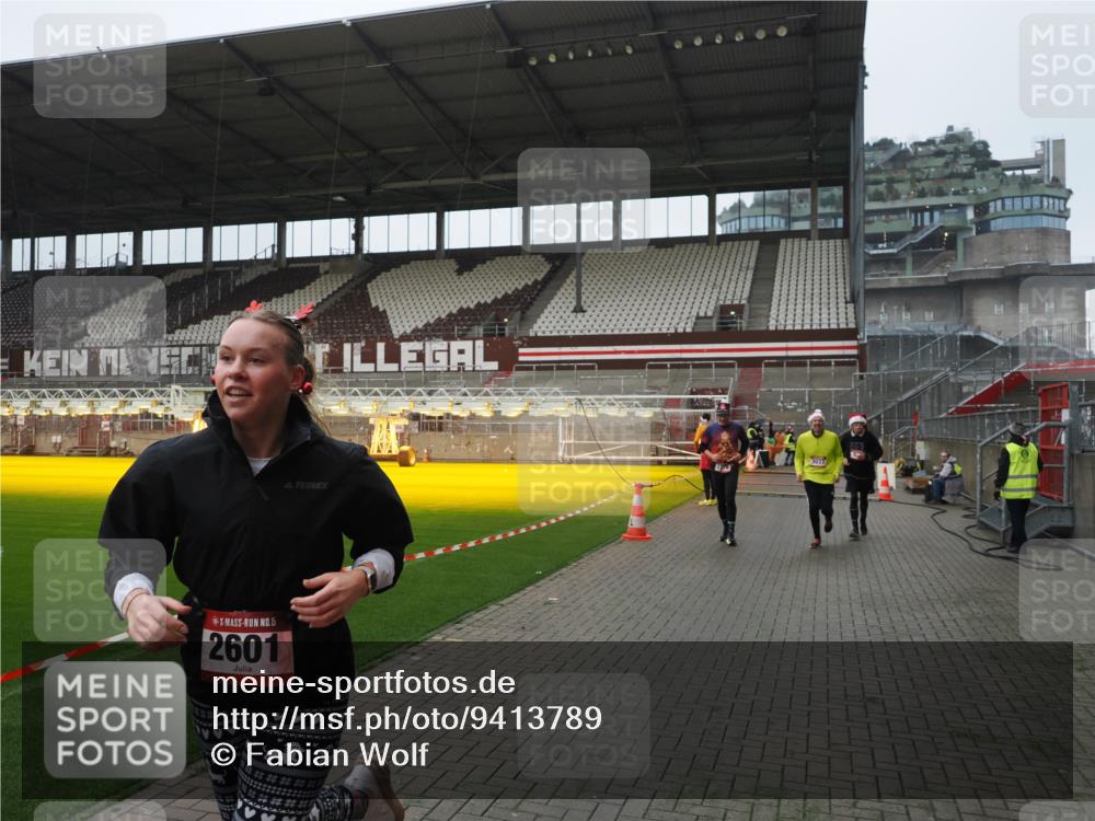 07.12.2025 - St. Pauli X-Mass-Run No. 15 Fabian Wolf http://msf.ph/oto/9413789 07.12.2025 11:20:51 Ziel 540, 765, 2379, 2462, 2601, 3037 meine-sportfotos.de