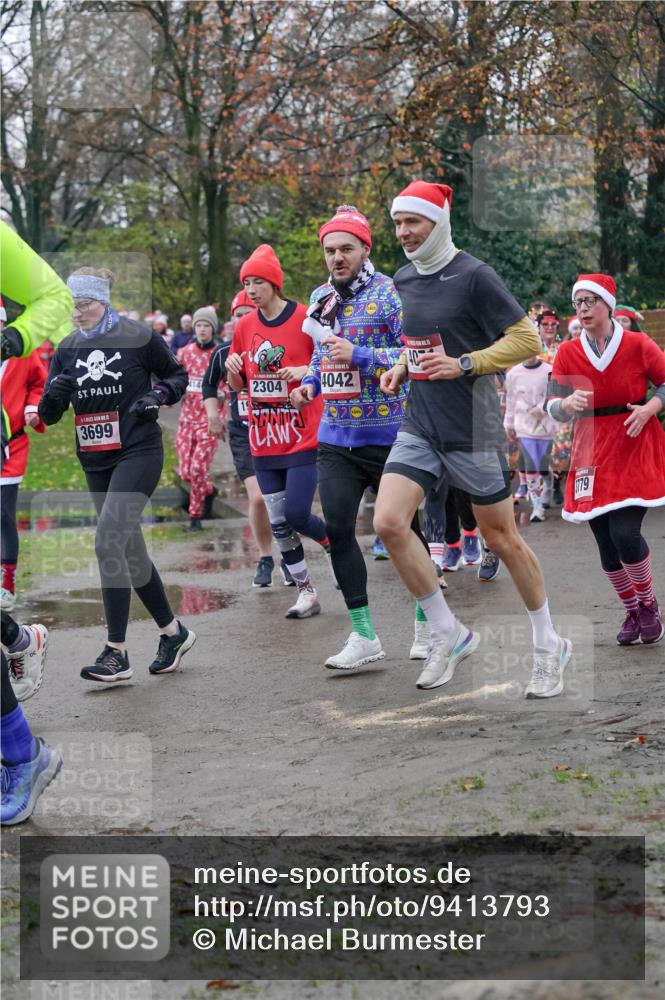 07.12.2025 - St. Pauli X-Mass-Run No. 15 Michael Burmester http://msf.ph/oto/9413793 07.12.2025 10:04:04 Laufen 3699, 414, 2304, 4042, 779 meine-sportfotos.de