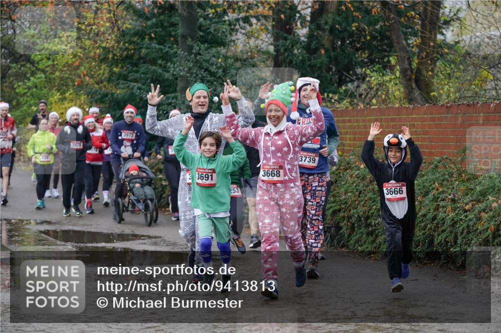07.12.2025 - St. Pauli X-Mass-Run No. 15 Michael Burmester http://msf.ph/oto/9413813 07.12.2025 11:46:17 Laufen 4421, 3978, 3972, 33691, 253, 15, 3668, 3739, 3666 meine-sportfotos.de
