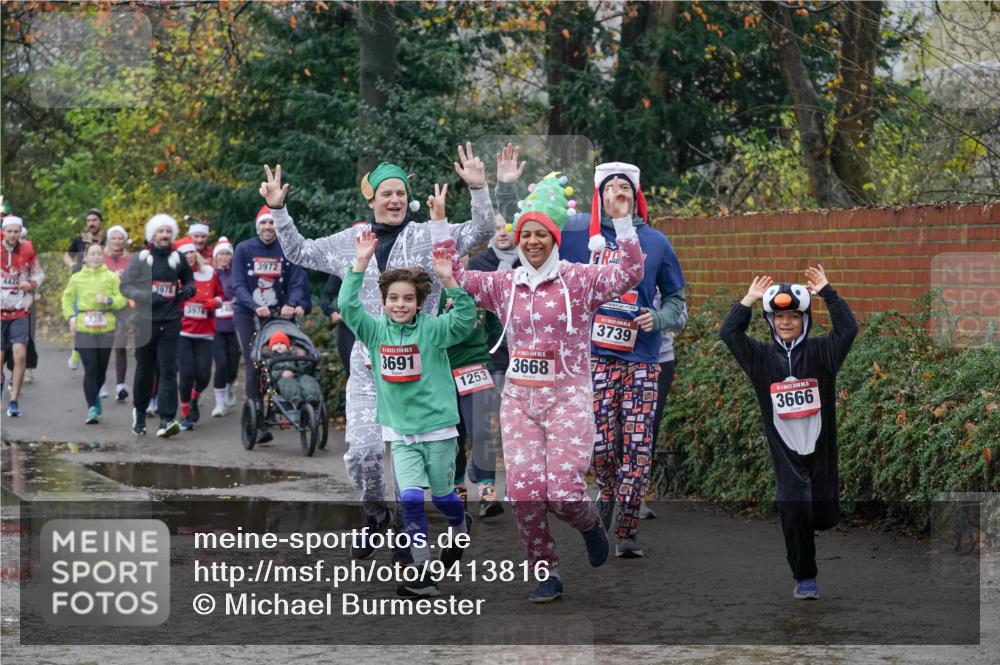 07.12.2025 - St. Pauli X-Mass-Run No. 15 Michael Burmester http://msf.ph/oto/9413816 07.12.2025 11:46:17 Laufen 4422, 3978, 3974, 3972, 3691, 1253, 3668, 3739, 3666 meine-sportfotos.de