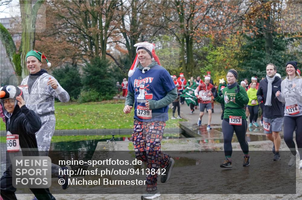 07.12.2025 - St. Pauli X-Mass-Run No. 15 Michael Burmester http://msf.ph/oto/9413842 07.12.2025 11:46:20 Laufen 666, 3739, 1253, 219, 1214 meine-sportfotos.de