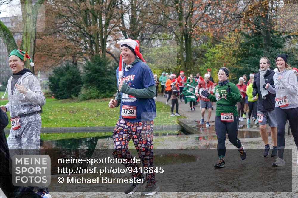07.12.2025 - St. Pauli X-Mass-Run No. 15 Michael Burmester http://msf.ph/oto/9413845 07.12.2025 11:46:20 Laufen 3739, 367, 1253, 19, 1214 meine-sportfotos.de