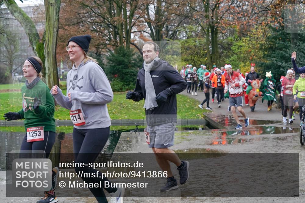 07.12.2025 - St. Pauli X-Mass-Run No. 15 Michael Burmester http://msf.ph/oto/9413866 07.12.2025 11:46:22 Laufen 1253, 1214, 13 meine-sportfotos.de