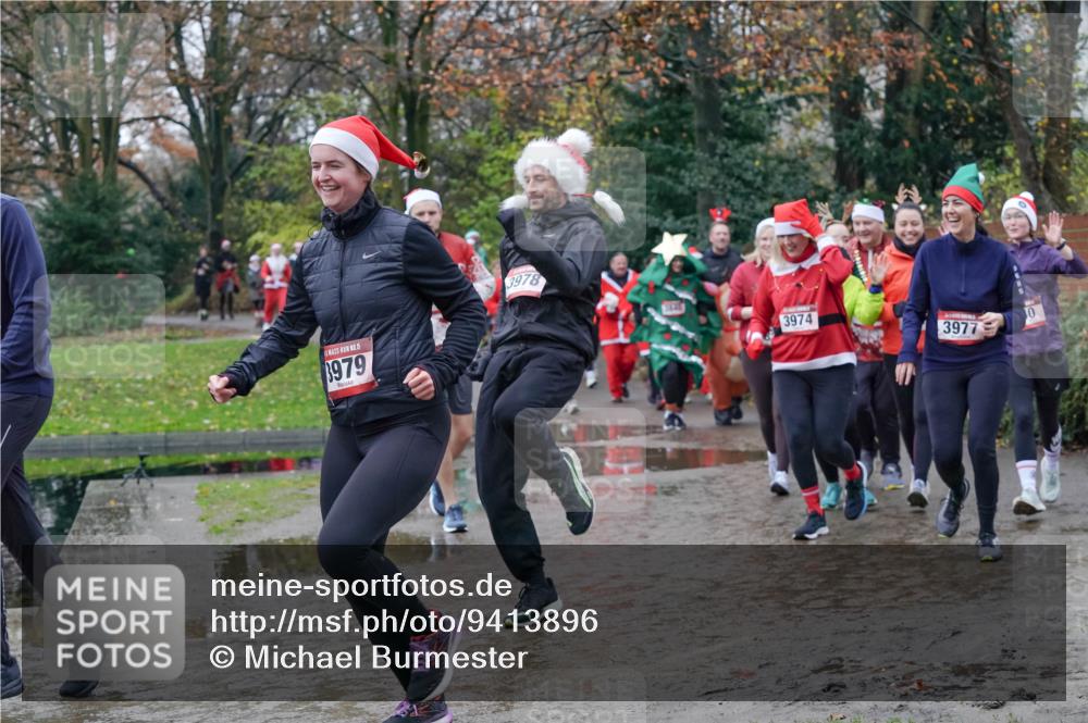 07.12.2025 - St. Pauli X-Mass-Run No. 15 Michael Burmester http://msf.ph/oto/9413896 07.12.2025 11:46:25 Laufen 15, 3979, 3978, 3974, 10, 3977 meine-sportfotos.de