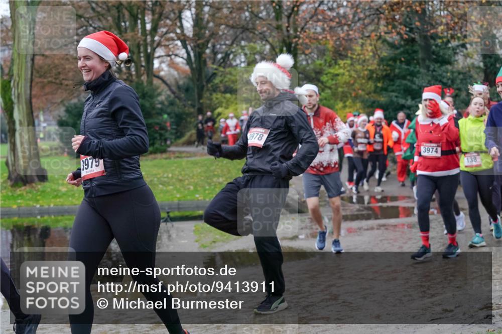 07.12.2025 - St. Pauli X-Mass-Run No. 15 Michael Burmester http://msf.ph/oto/9413911 07.12.2025 11:46:25 Laufen 3978, 1979, 3974, 138 meine-sportfotos.de