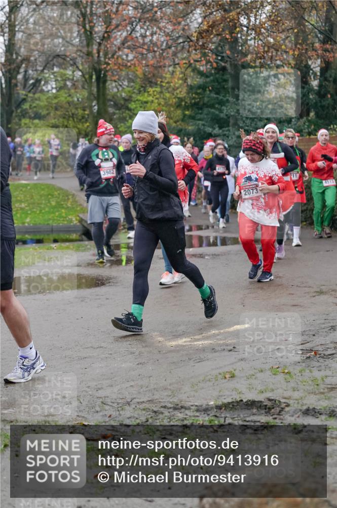 07.12.2025 - St. Pauli X-Mass-Run No. 15 Michael Burmester http://msf.ph/oto/9413916 07.12.2025 10:04:13 Laufen 3982, 4174, 2073, 11, 4513 meine-sportfotos.de
