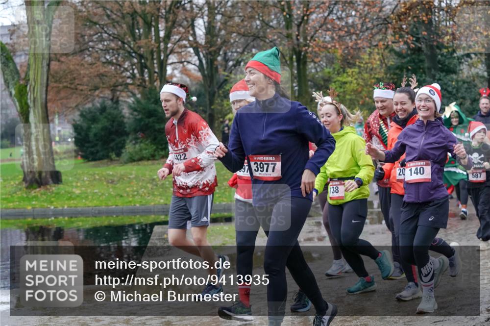 07.12.2025 - St. Pauli X-Mass-Run No. 15 Michael Burmester http://msf.ph/oto/9413935 07.12.2025 11:46:27 Laufen 4422, 15, 3977, 15, 20, 140, 587, 138 meine-sportfotos.de