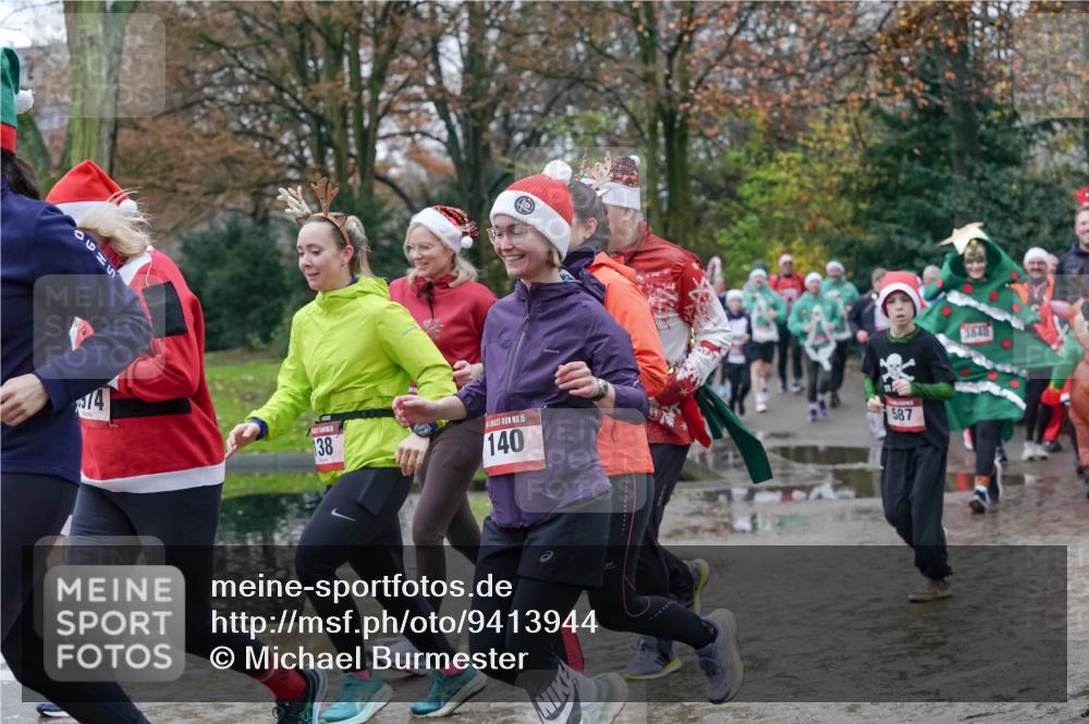 07.12.2025 - St. Pauli X-Mass-Run No. 15 Michael Burmester http://msf.ph/oto/9413944 07.12.2025 11:46:27 Laufen 51, 0, 74, 138, 15, 140, 587, 3840 meine-sportfotos.de