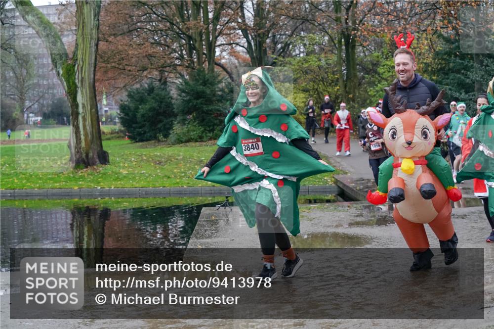 07.12.2025 - St. Pauli X-Mass-Run No. 15 Michael Burmester http://msf.ph/oto/9413978 07.12.2025 11:46:30 Laufen 3840, 1956 meine-sportfotos.de