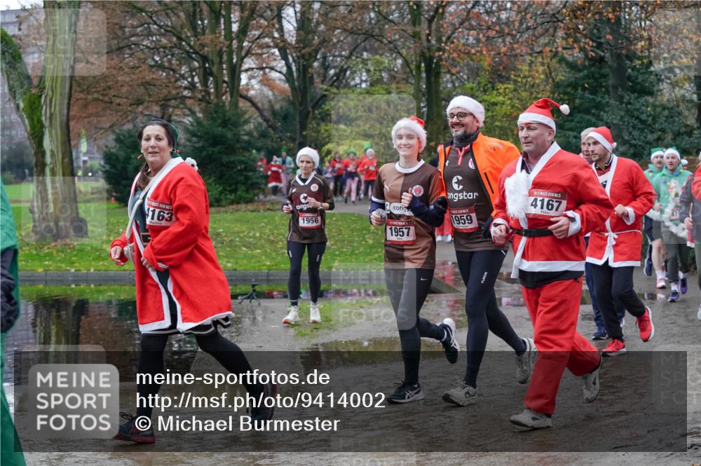 07.12.2025 - St. Pauli X-Mass-Run No. 15 Michael Burmester http://msf.ph/oto/9414002 07.12.2025 11:46:32 Laufen 4163, 1956, 1957, 1959, 15, 4167 meine-sportfotos.de