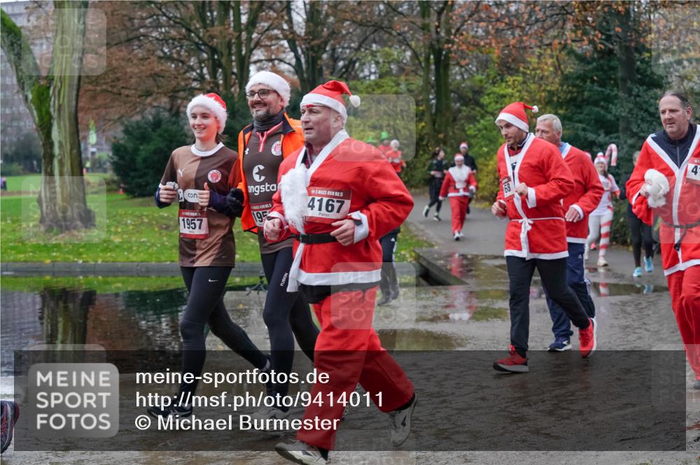 07.12.2025 - St. Pauli X-Mass-Run No. 15 Michael Burmester http://msf.ph/oto/9414011 07.12.2025 11:46:33 Laufen 1957, 195, 5, 4167, 68, 4 meine-sportfotos.de