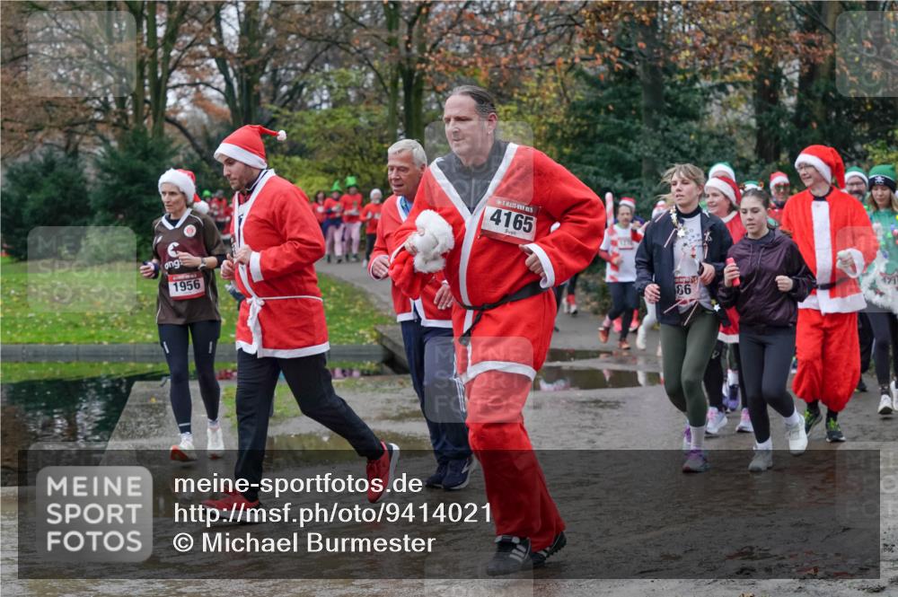 07.12.2025 - St. Pauli X-Mass-Run No. 15 Michael Burmester http://msf.ph/oto/9414021 07.12.2025 11:46:34 Laufen 1956, 4165, 86 meine-sportfotos.de