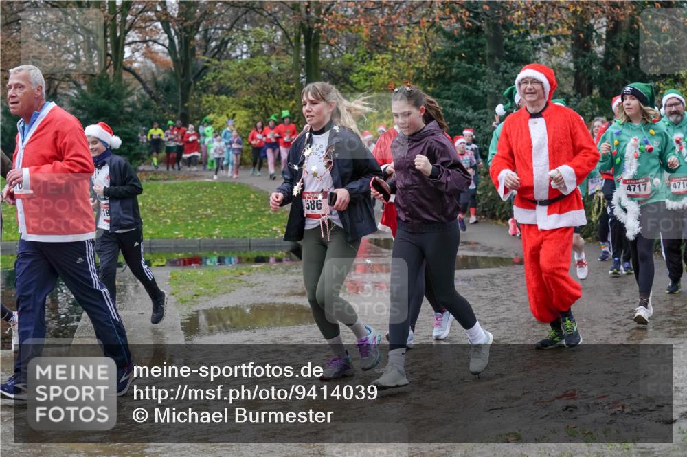 07.12.2025 - St. Pauli X-Mass-Run No. 15 Michael Burmester http://msf.ph/oto/9414039 07.12.2025 11:46:35 Laufen 4717, 4714, 19, 586 meine-sportfotos.de
