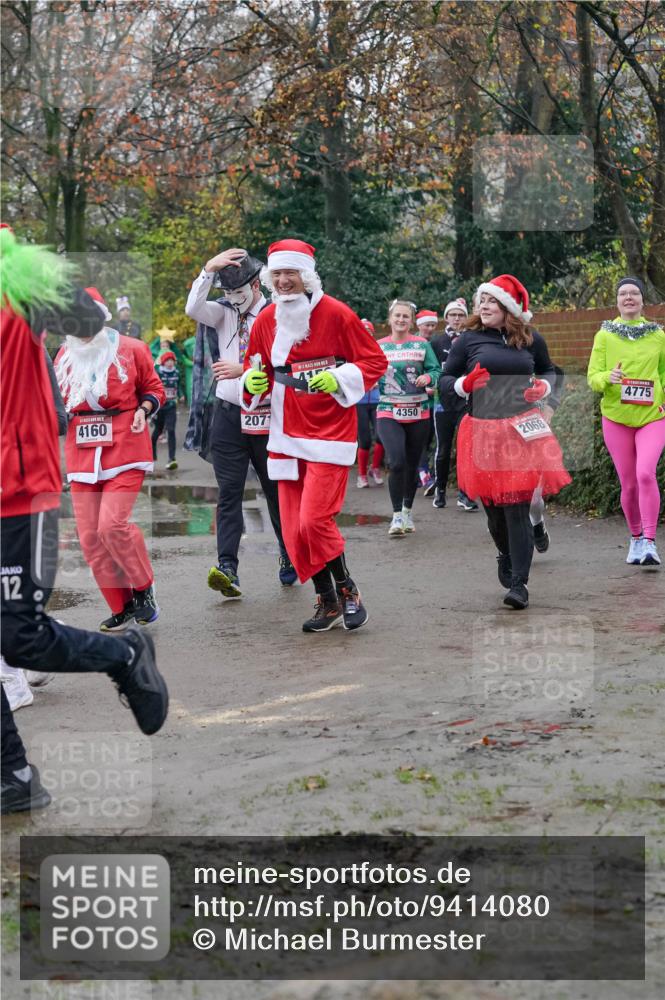 07.12.2025 - St. Pauli X-Mass-Run No. 15 Michael Burmester http://msf.ph/oto/9414080 07.12.2025 10:04:25 Laufen 12, 2071, 4160, 4350, 2068, 4775 meine-sportfotos.de