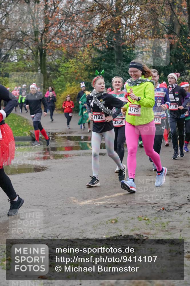 07.12.2025 - St. Pauli X-Mass-Run No. 15 Michael Burmester http://msf.ph/oto/9414107 07.12.2025 10:04:27 Laufen 00, 4119, 14, 4782, 4350, 4775, 375 meine-sportfotos.de