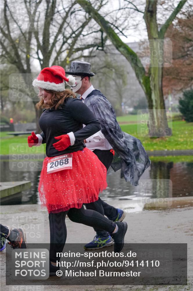 07.12.2025 - St. Pauli X-Mass-Run No. 15 Michael Burmester http://msf.ph/oto/9414110 07.12.2025 10:04:28 Laufen 15, 2068 meine-sportfotos.de