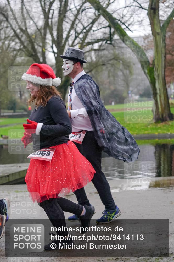 07.12.2025 - St. Pauli X-Mass-Run No. 15 Michael Burmester http://msf.ph/oto/9414113 07.12.2025 10:04:28 Laufen 15, 2068 meine-sportfotos.de